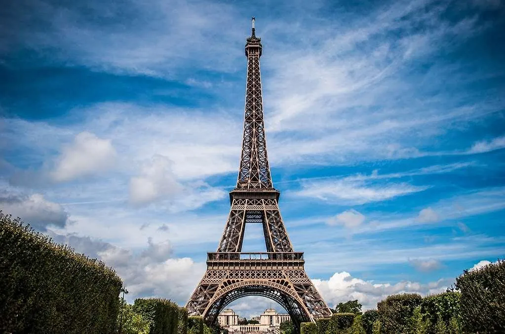 ***  Hotel Paix Republique Paris France