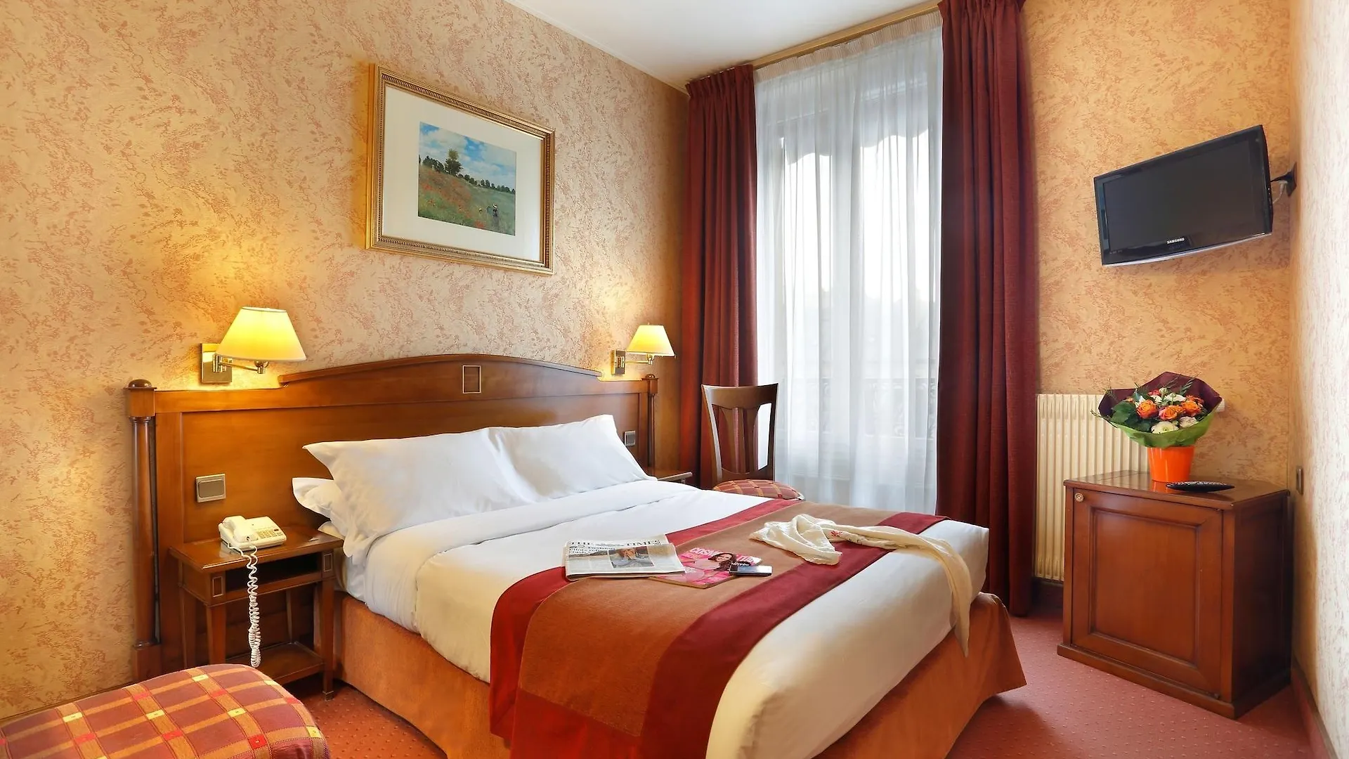 Hotel Paix Republique Paris France