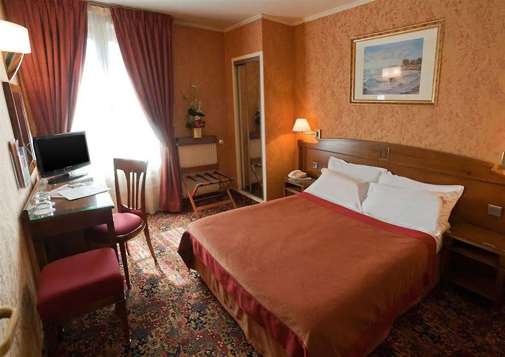 Hotel Paix Republique Paris